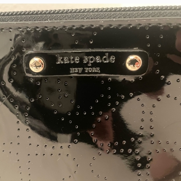 LIKE NEW Kate Spade Metro Spade Zip Pouch, Black Perforated hearts - Picture 5 of 12